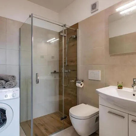 Apartment Lovric 3 *