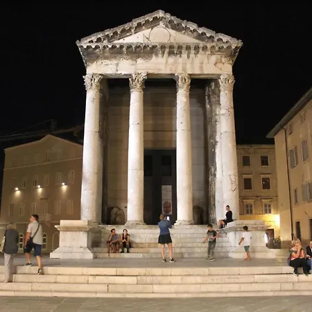 Lovric 3 Pula